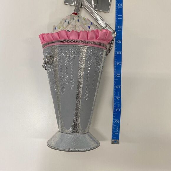 Betsy Johnson Kitsch shake it up Crossbody bag limited edition - Picture 5 of 5